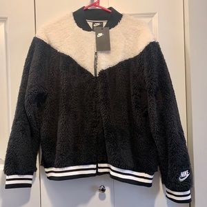 NWT Nike loose fit women’s zip up jacket